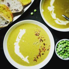 A picture of Green pea soup.