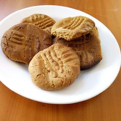A picture of Peanut butter and Lemon rind Cookies.