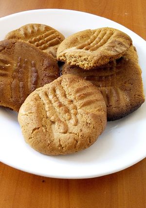 A picture of Peanut butter and Lemon rind Cookies.
