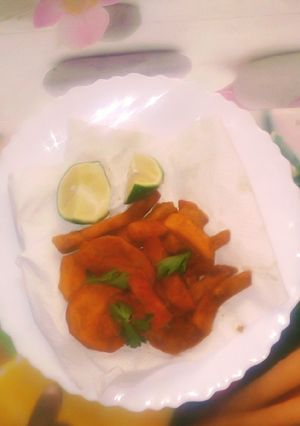 A picture of Deep fried arrow roots.