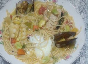 Una foto de Sopa de habas con choros