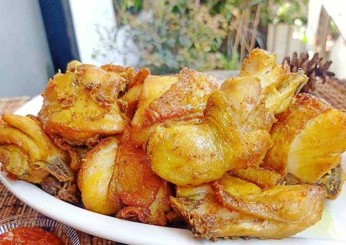 Ayam Goreng bumbu ungkep