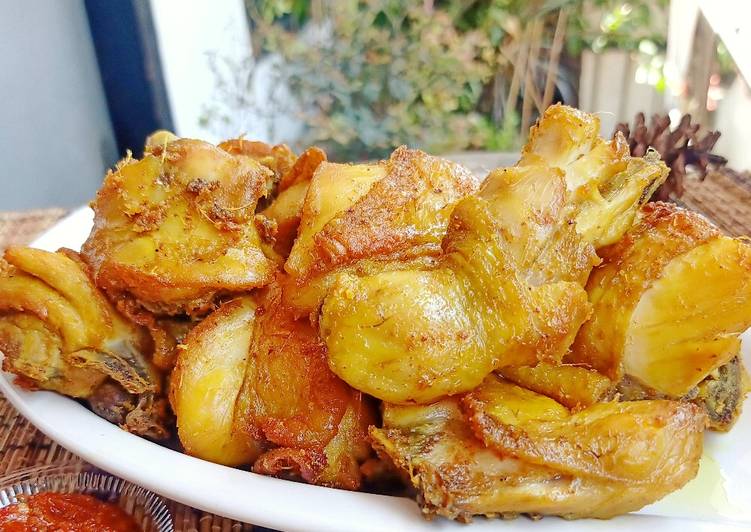 9 Resep: Ayam Goreng bumbu ungkep Anti Ribet!