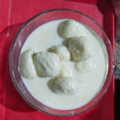 A picture of Rasmalai.