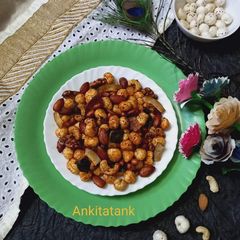 A picture of Makhana namkins.