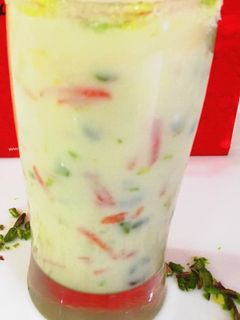 केसर पिस्ता लस्सी रेसिपी मुख्य फोटो