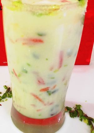 केसर पिस्ता लस्सी रेसिपी मुख्य फोटो