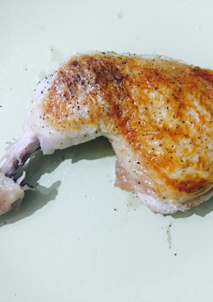 Una foto de Muslo de pollo asado en AMC