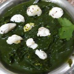 A picture of Palak (Spinach) ki chutney.