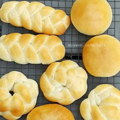 A picture of No Eggs No Dairy Bread Buns.