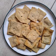 A picture of Fancy cheese crackers.