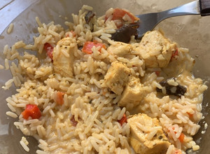 Una foto de Arroz con pollo al Curry