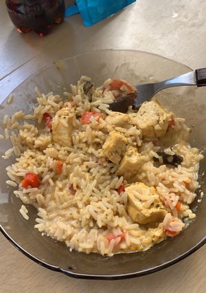 Una foto de Arroz con pollo al Curry