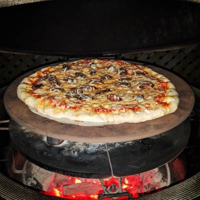 Kamado pizza outlet