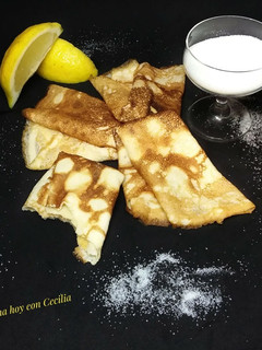 Una foto de Crepes con azúcar y limón
