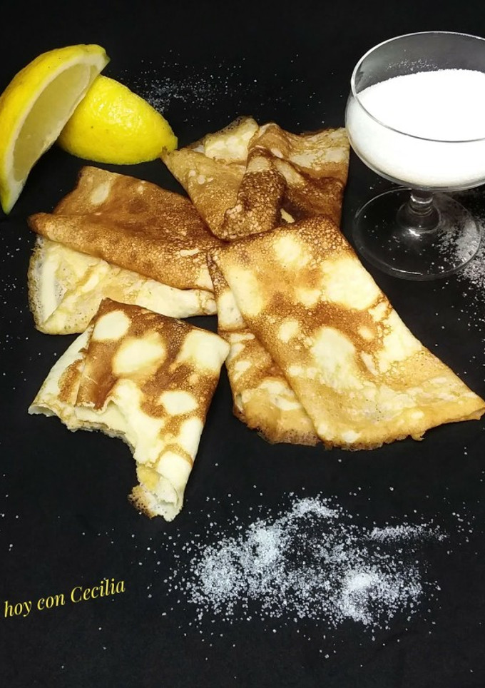 Una foto de Crepes con azúcar y limón