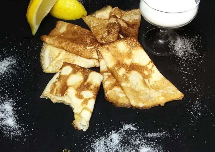 Crepes con azúcar y limón