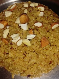 गुड़ का दलिया (gur ka daliya recipe in Hindi) रेसिपी मुख्य फोटो