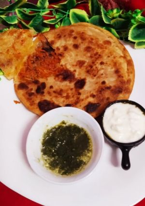 গাজরের পরোটা (Gajarer Paratha Recipe in Bengali) রেসিপির প্রধান ছবি