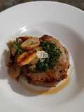 Filete al perejil con papas rústicas