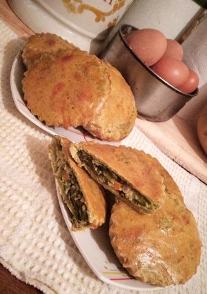 Una foto de Tarta de acelga y zapallitos, con masa de acelga