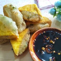 Fried Tofu Stuffed with Aci (Tapioca Starch) A picture of Fried Tofu Stuffed with Aci (Tapioca Starch).
