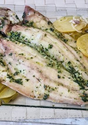 Una foto de Lubina al horno