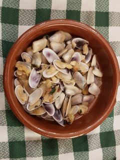 Una foto de Tallarinas Marinera