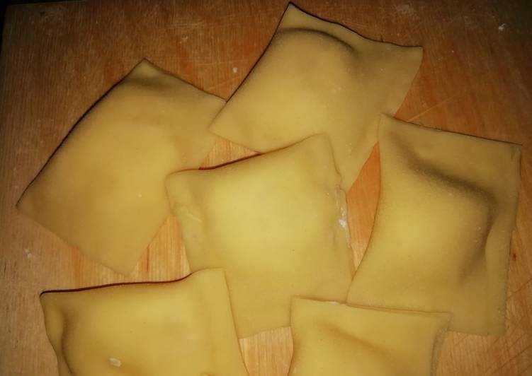 Recipe of Any-night-of-the-week Ravioli con ripieno ricotta e prosciutto cotto