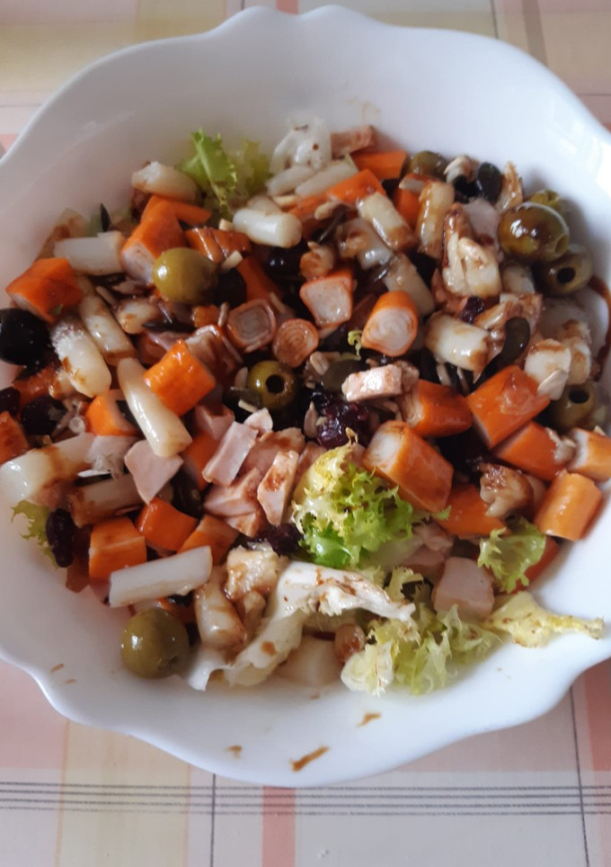Una foto de Ensalada de pollo veraniega