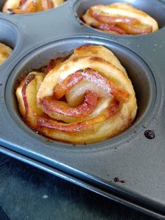 Una foto de Rosas de Manzanas y Hojaldre