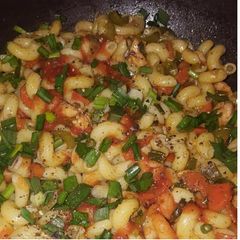 A picture of Chickn macroni.