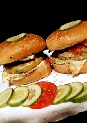 A picture of Bun kabab.