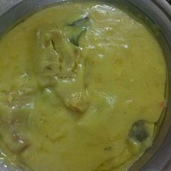 A picture of Kadi pakora.