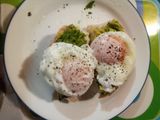 Huevos escalfados con tostadas 🥚🥚🥚