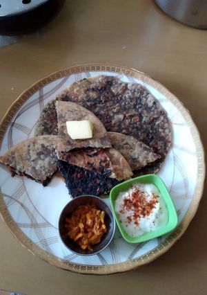 परठा लाल माठ रेसिपी चे मुख्य फोटो 