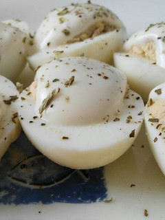 Una foto de Huevos rellenos de atún