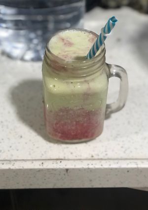 صورة لوصفة عصير كوكتيل 🥑🥭🍓🍌🍯