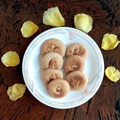 A picture of Walnut cookies.