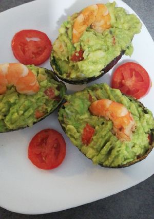 Una foto de Aguacates rellenos gambas