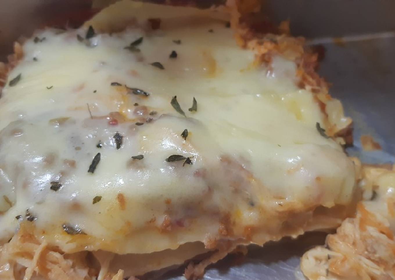 Lasaña mixta de pollo y carne molida