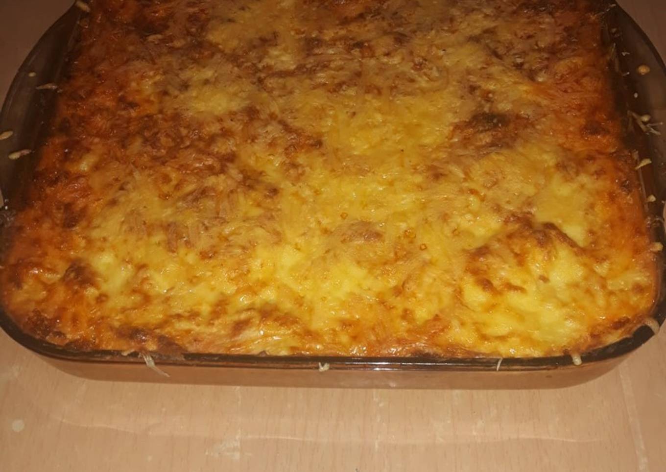 Carne picada al horno con puré de patatas y queso