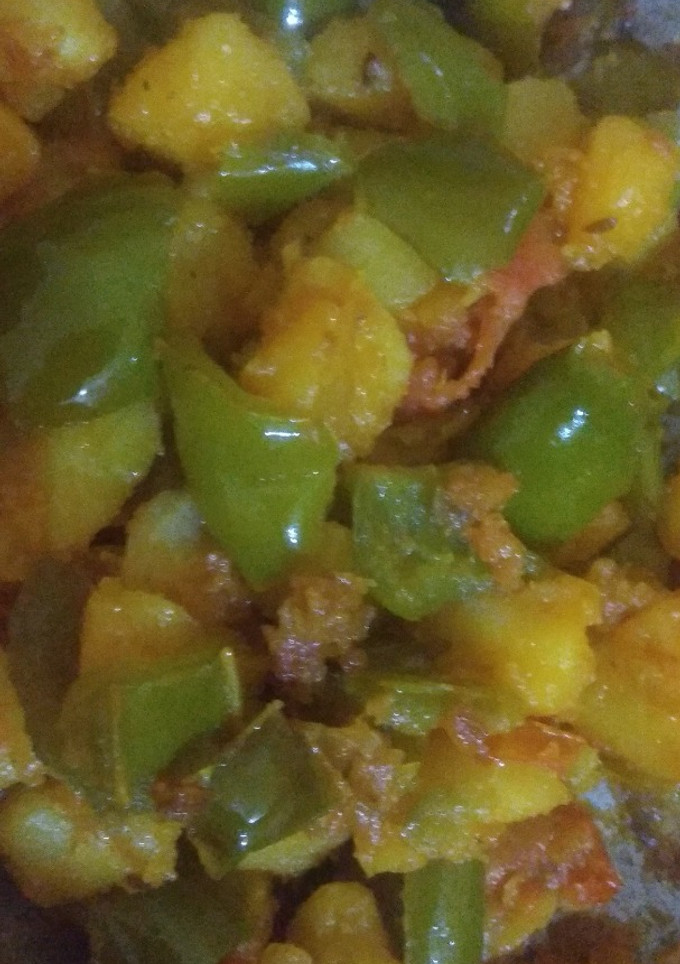 உருளைக்கிழங்கு குடைமிளகாய் ப்ரை செய்முறை முக்கிய புகைப்படம்