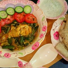 Piyazi bhindhi chicken A picture of Piyazi bhindhi chicken.