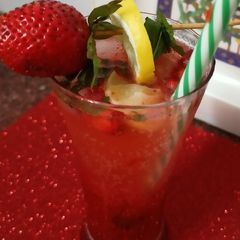 A picture of Strawberry Anar mojito.