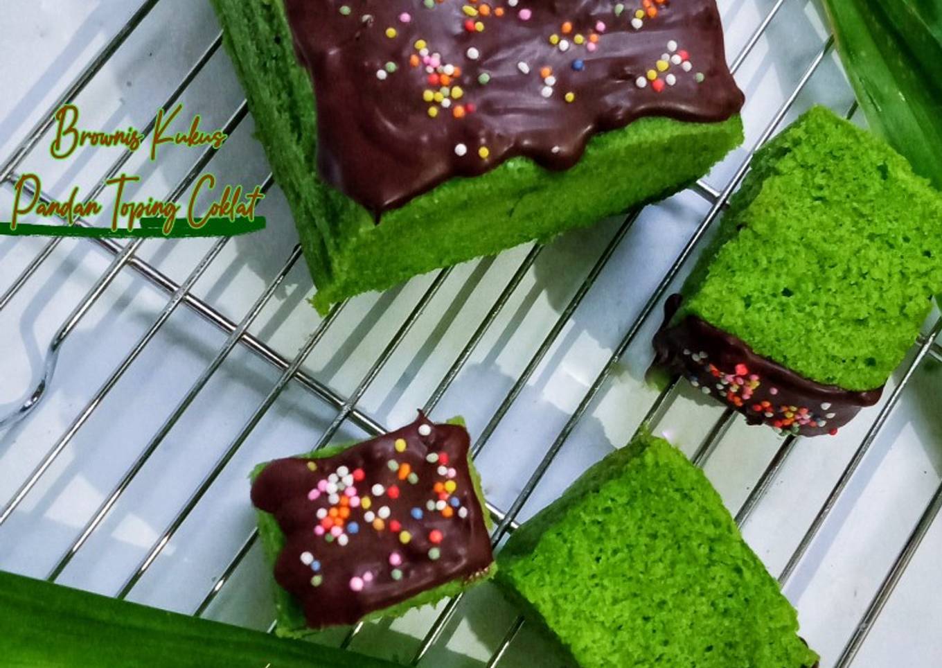 Brownies Pandan Toping Coklat