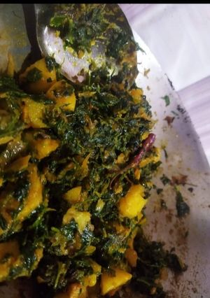 A picture of Hari hari methi Aloo ke saath.