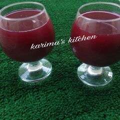 A picture of 1 cup ingredients zobo juice.