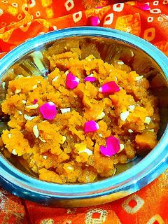 A picture of Instant moong dal halwa.