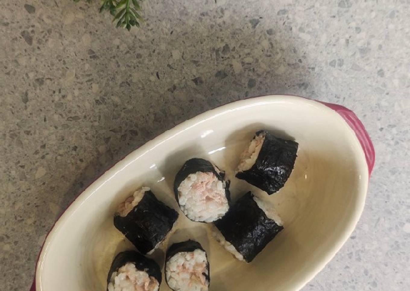 Tuna Sushi Roll